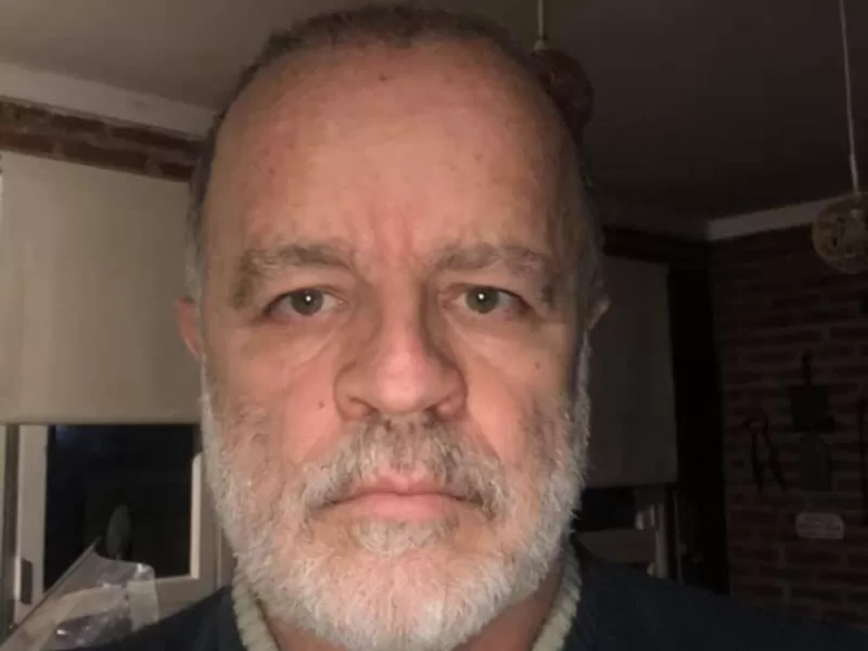 Julio Razona denunció por "envenenamiento en las vacunas" del Covid-19 al ANMAT
