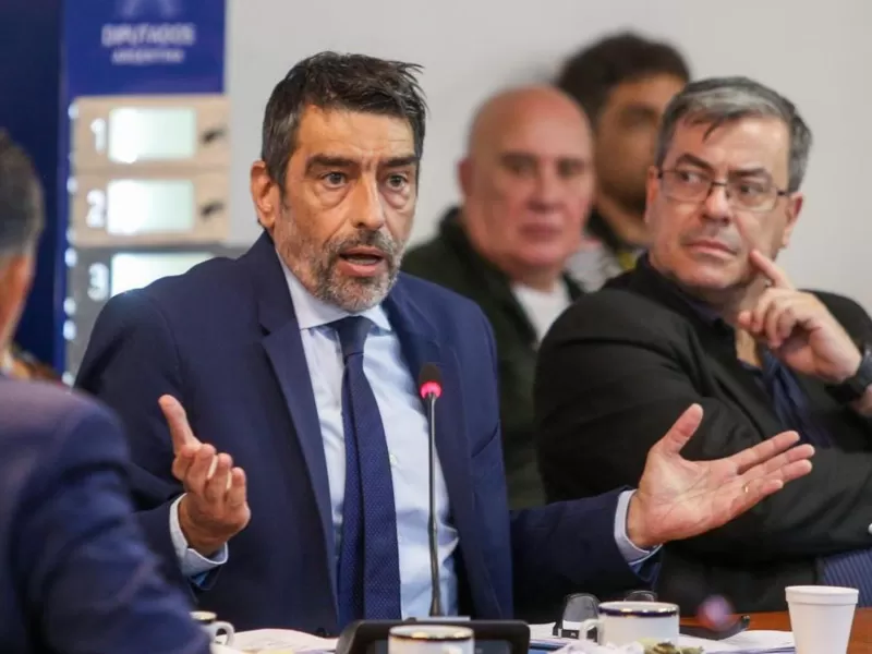 El diputado Tailhade le recordó al gobernador santafesino Pullaro la muerte de su amigo