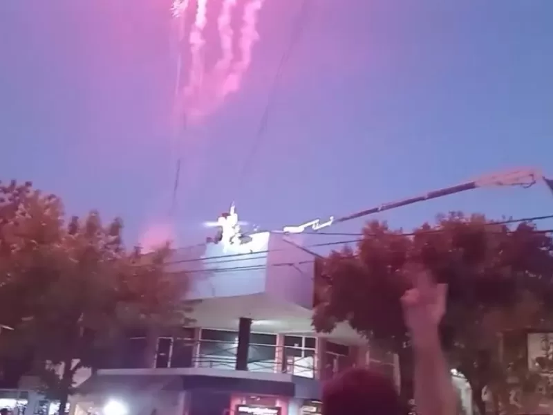 Navidad con estruendo: bomberos, pirotecnia y una pol&eacute;mica que hizo ruido en Nueve de Julio