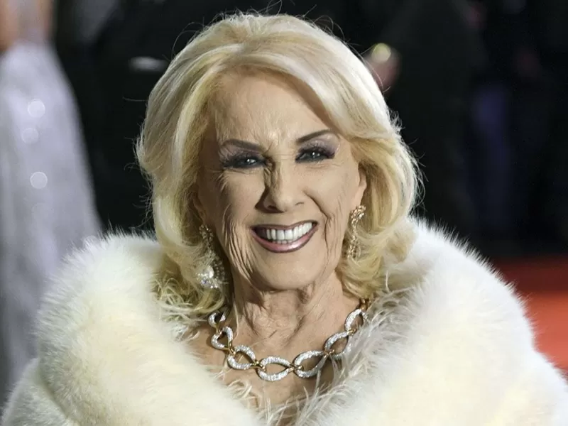 La enorme Mirtha Legrand recibió el Martín Fierro a la Leyenda de la Televisión
