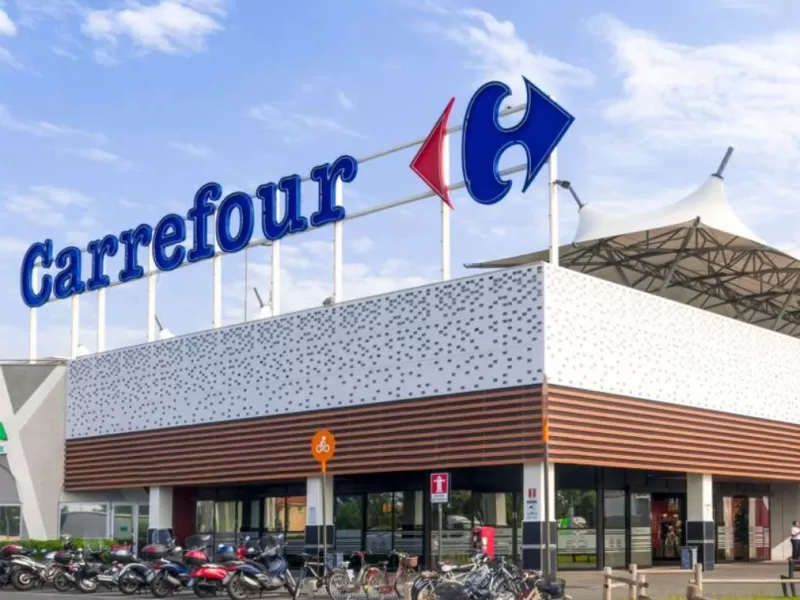 Un excliente cuestiona a Carrefour por reclamar una cifra millonaria sin presentar el detalle del supuesto saldo pendiente