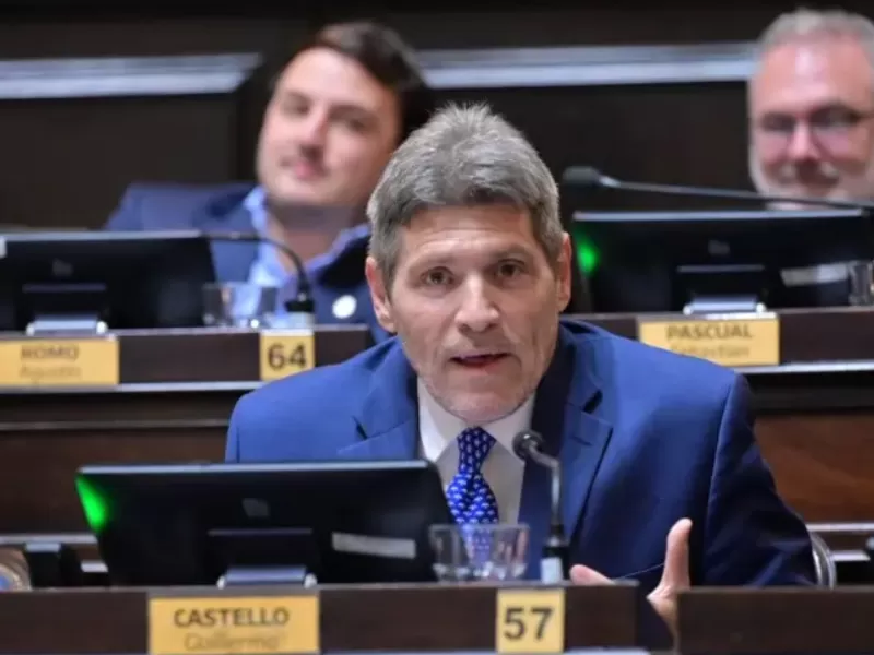 El diputado Guillermo Castello apunt&oacute; contra concejales libertarios tras la aprobaci&oacute;n del Presupuesto 2026