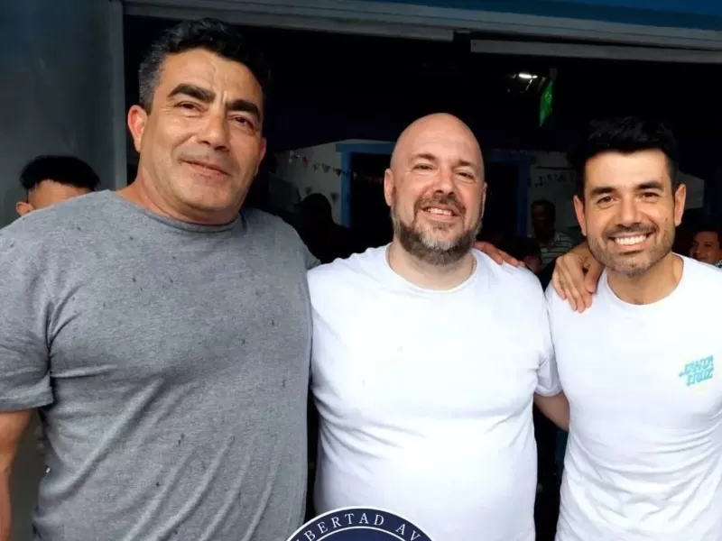 Compromiso con la transparencia: Luis Vivas desafía a Javier Russo en Villa Gesell