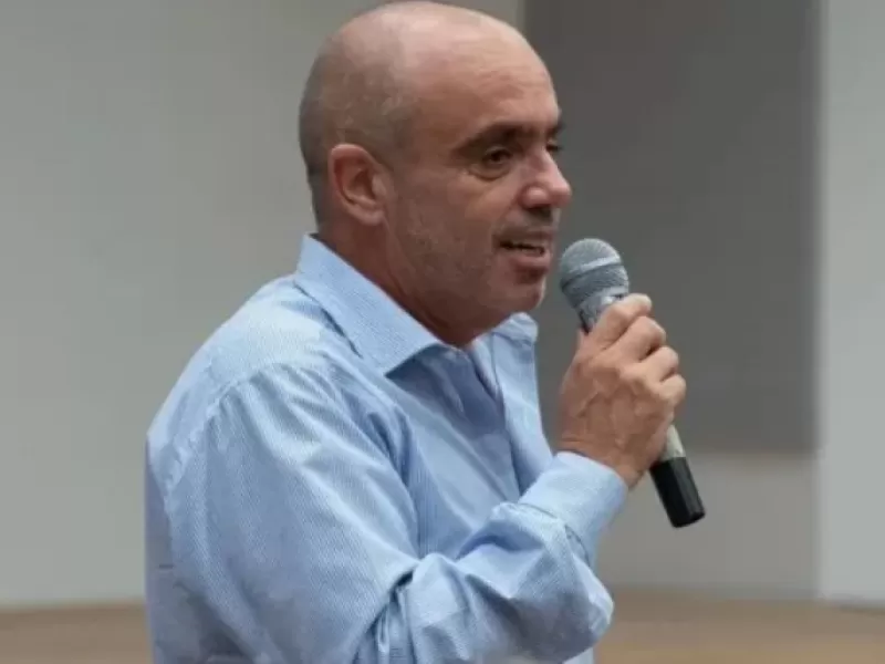 Entre R&iacute;os enfrenta fuertes acusaciones por aumentos del 150 por ciento y recursos usados para pol&iacute;tica