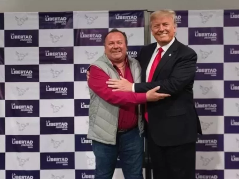 Juan Carlos "Oso" Brite, el pseudodirigente sindical que hace "trayectoria" adulterando imágenes con Trump