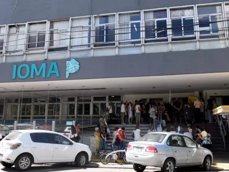 Polic&iacute;as retirados de La Plata denunciaron recortes en IOMA y exigieron recuperar la cobertura hist&oacute;rica de medicamentos