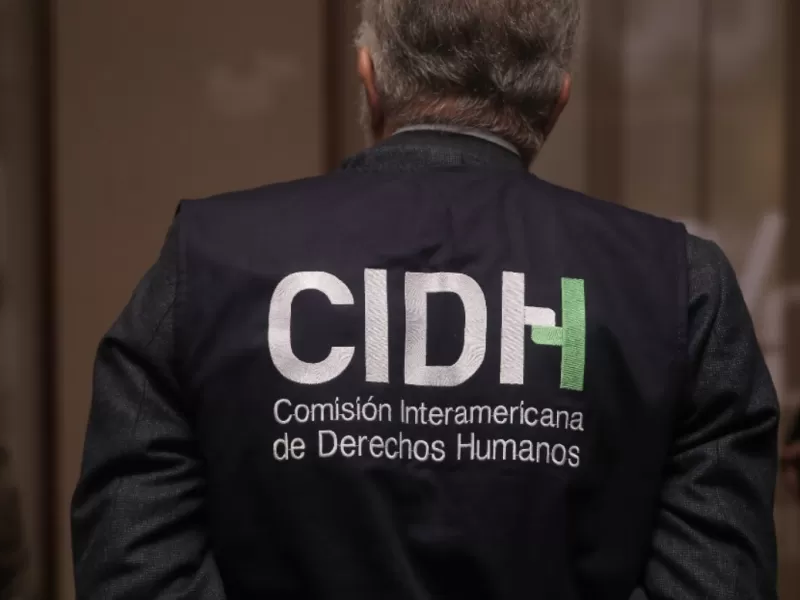 La CIDH recibi&oacute; una presentaci&oacute;n de un abogado local sobre vacunaci&oacute;n y consentimiento informado