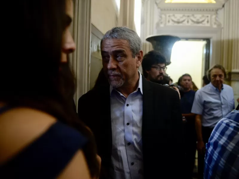 El intendente Ferraresi de Avellaneda abandonaría el peronismo para armarle "algo nuevo" al gobernador bonaerense Kicillof