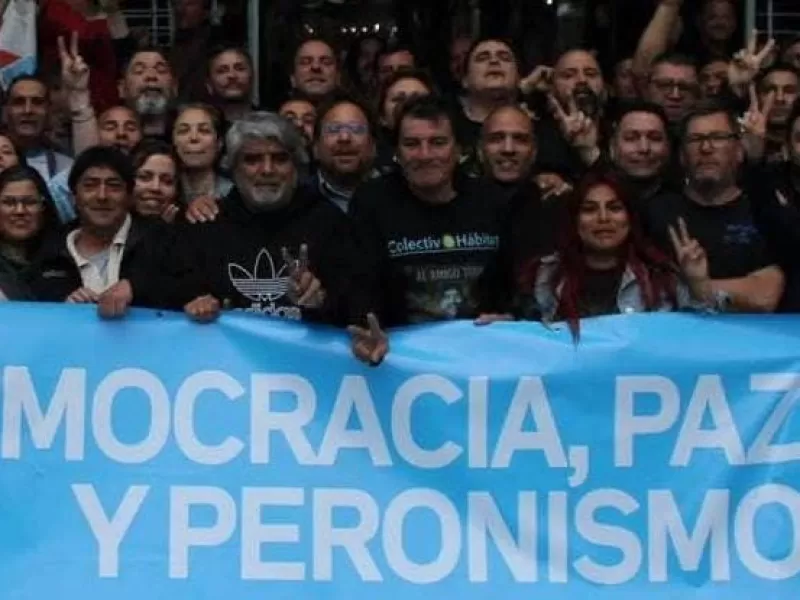 Walter Correa reunió a la Corriente 13 de Abril en la la Casa de las Madres de Plaza de Mayo para apoyar al gobernador Axel Kicillof