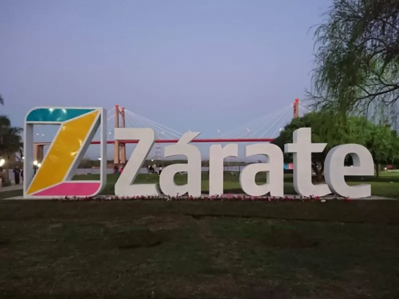 En Z&aacute;rate cuestionan que algunos feriantes tengan facilidades mientras otros deben poner plata para trabajar