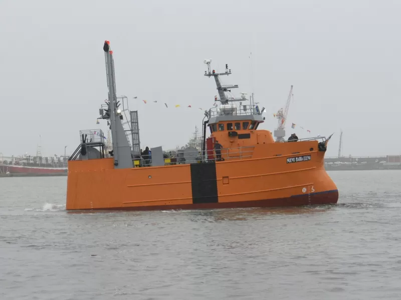 Botadura del buque pesquero "Nuevo Mar&iacute;a Elena": inversi&oacute;n y reclamos en la industria naval