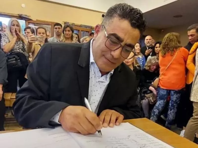 Villa Gesell: Luis Vivas anunci&oacute; que pedir&aacute; el expediente completo del emprendimiento sobre avenida Buenos Aires