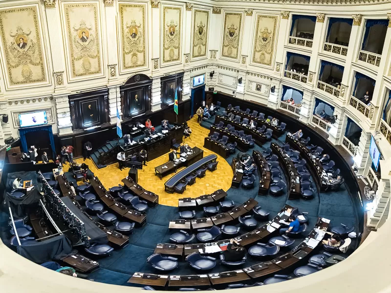 Crece la polémica en Buenos Aires por habilitaciones a carreras