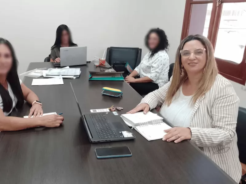 Tarjetas, monopolios y sobreprecios en Entre R&iacute;os: as&iacute; operaba la red de corrupci&oacute;n escolar