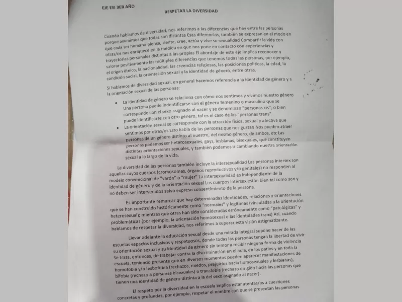 Docentes en Coronel Rosales bajan línea para adoctrinar con ideología de género a niños de tercer año de secundaria