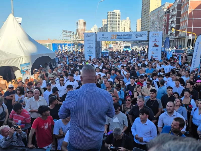 M&aacute;s de 600 mozos y camareras corrieron la tradicional marat&oacute;n de UTHGRA en la costa marplatense