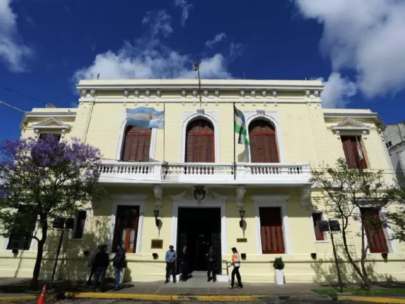 Río Negro queda al borde del desfinanciamiento mientras Weretilneck intenta sostener la estructura provincial