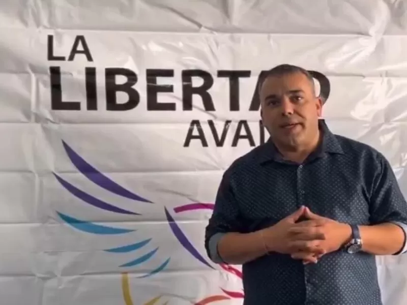 Un ex barra brava desembarca en la pol&iacute;tica libertaria y enfrenta acusaciones por aprietes a sectores disidentes