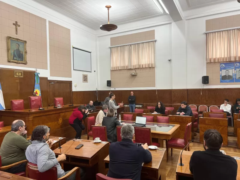 Nueva convocatoria de Industria: se impulsa un Programa Municipal de IA en escuelas primarias y secundarias marplatenses