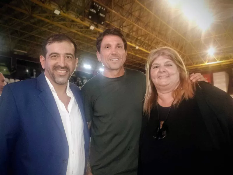 De los púlpitos a la política: Dante Gebel arma en Lanús y suma a Cristian León en Mar Chiquita