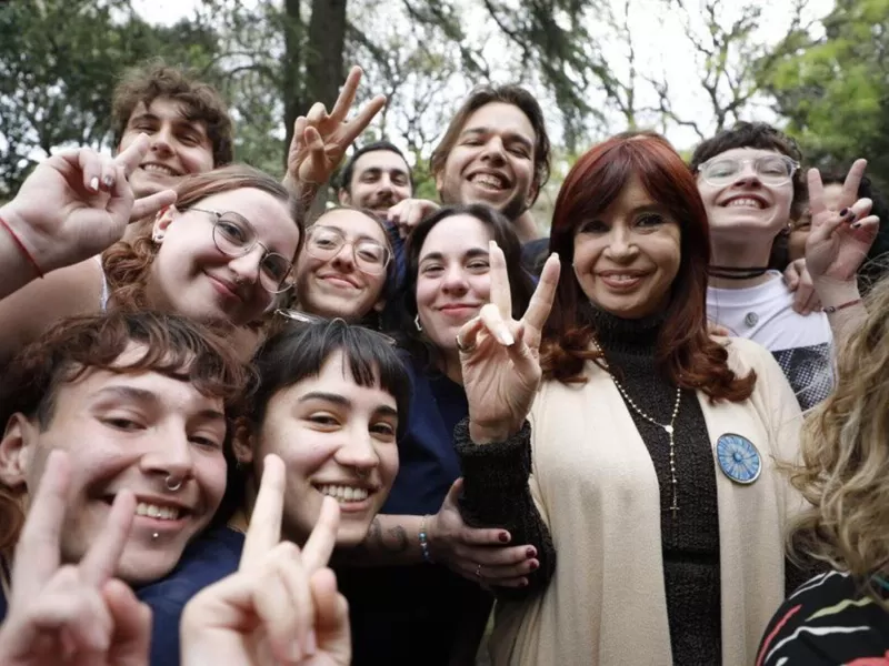 Cristina Fernández de Kirchner juega en su propio tablero y le baja línea al peronismo antes de las elecciones