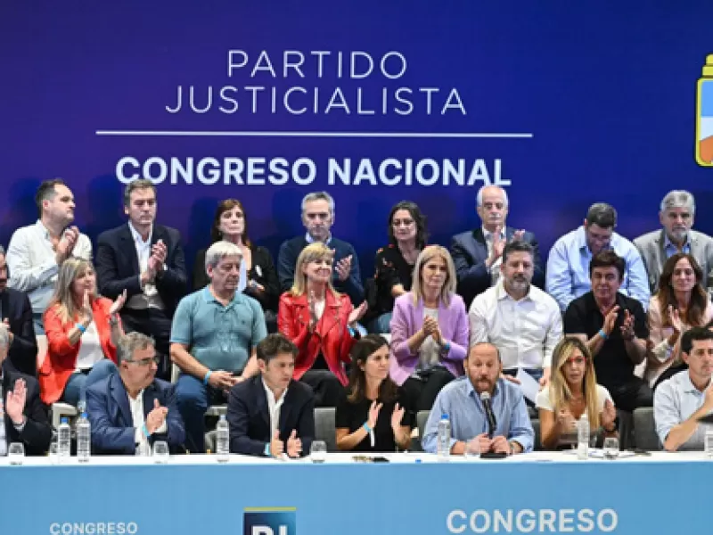 El PJ hace catarsis sin jefes y al borde de la implosión