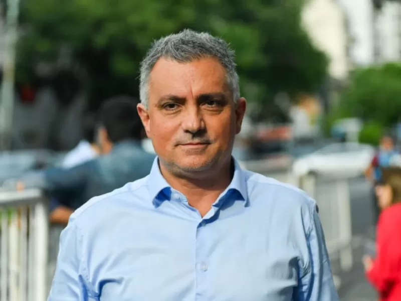 Sebasti&aacute;n Pareja qued&oacute; expuesto por avanzar contra twitteros y profundizar la ruptura con el sector de Agust&iacute;n Romo