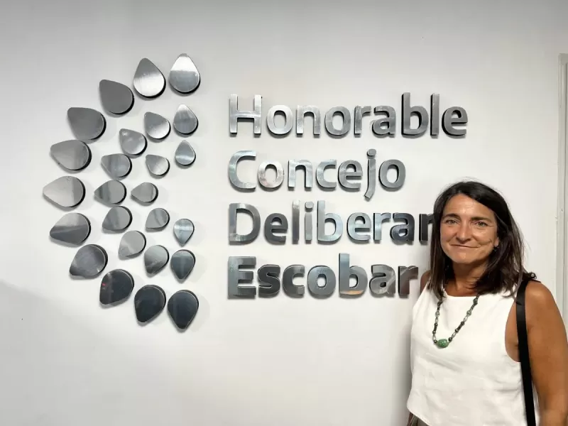 &iquest;Gabriela Hern&aacute;ndez, opositora o asesora del kirchnerismo en Escobar?