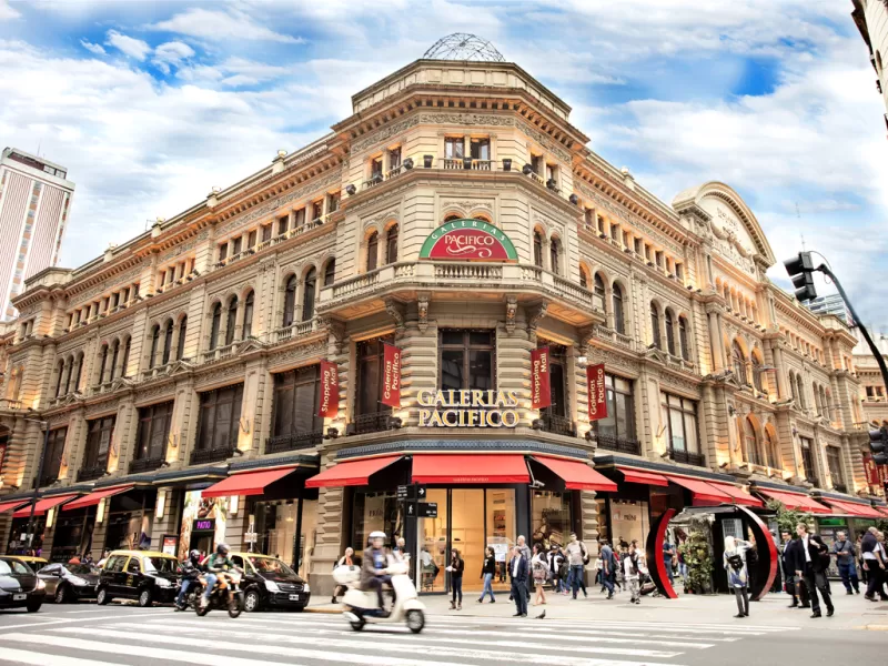 "Ilumina el Mundo": la innovadora máquina de donaciones que revoluciona la forma de ayudar llega a Galerías Pacifico de CABA