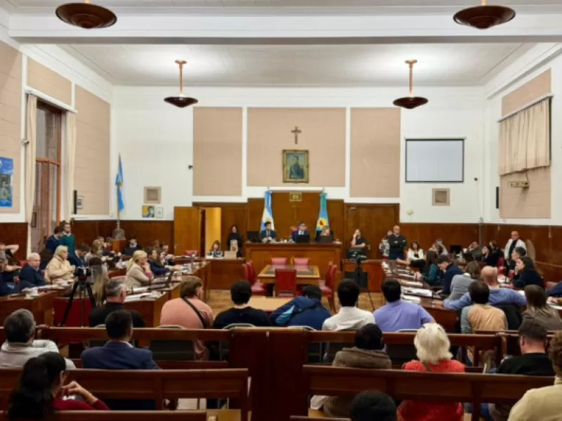 Pesca, geri&aacute;tricos y recursos municipales marcaron la jornada legislativa en el recinto