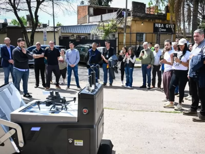 Malvinas Argentinas incorpor&oacute; drones de seguridad y Nardini habilit&oacute; un espacio para denunciar delitos sin salir de Sourdeaux