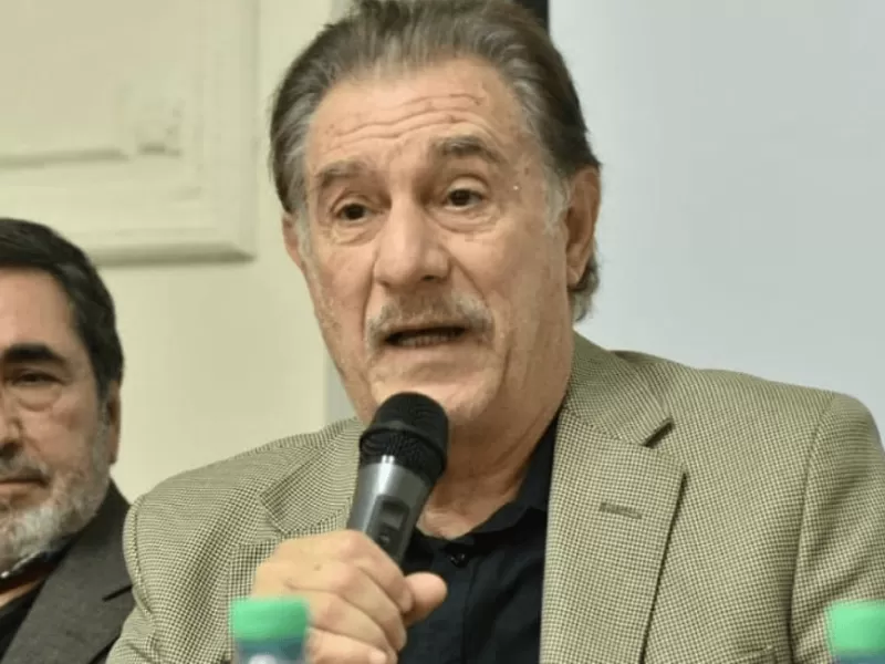 Federico Storani: "A Javier Milei se le complica si le suelta la mano a Manuel Adorni"