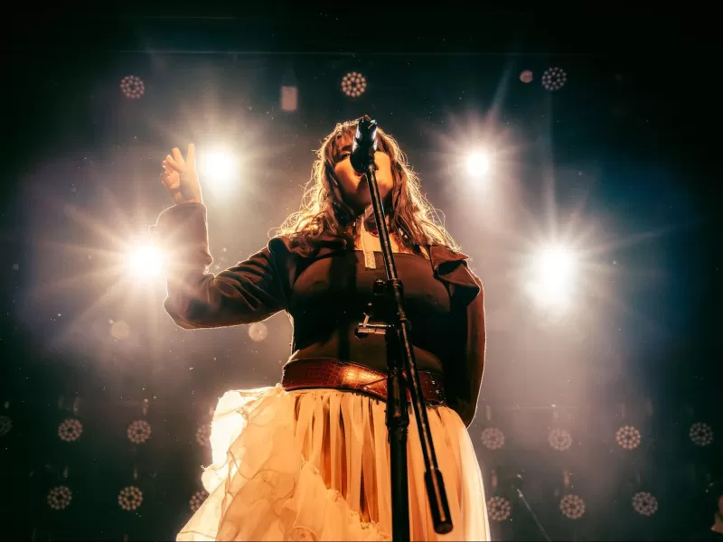 Camilú deslumbró en Niceto de CABA iniciando el "Amor de mi herida Tour"