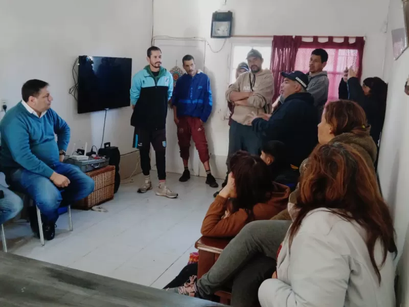 Recorrido y propuestas: López apuesta al diálogo para fortalecer a la UCR en Mar del Plata