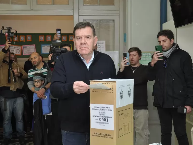 "Hay que venir a votar": el intendente marplatense Montenegro destacó la importancia de sufragar