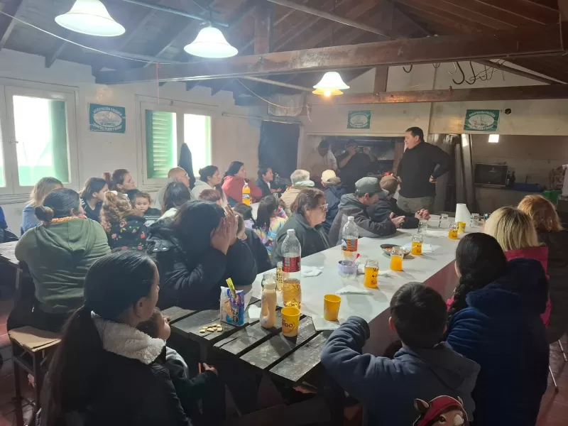 Se Levanta! convocó a más de 35 referentes barriales de Mar del Plata en su primer almuerzo