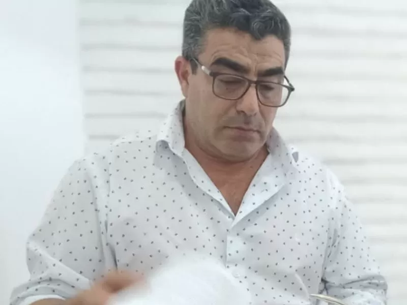 Tensión en Villa Gesell: el Ejecutivo rechaza la prórroga del Presupuesto y el concejal Luis Vivas apunta contra la falta de debate