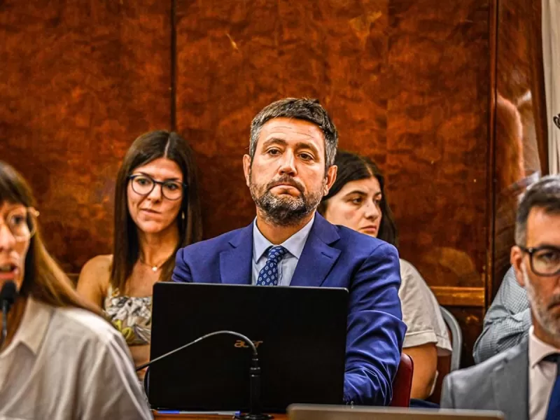 Ricardo Liceaga Viñas impulsa buses turísticos "hop-on hop-off" en Mar del Plata y oficializa la ordenanza "Batán Canta y Baila"