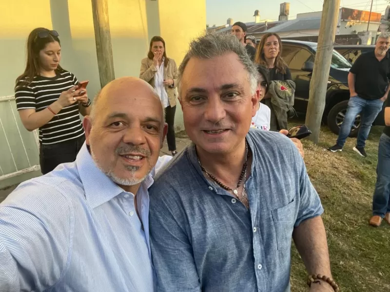 Las denuncias por coimas y candidaturas pagas salpican a Carlos Curestis y golpean al armado libertario