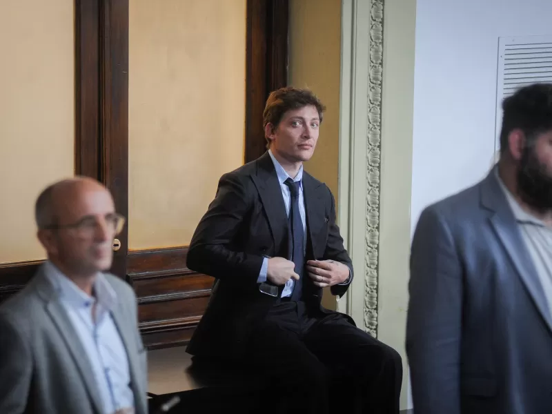 ¿Quiénes son los representantes de la "mesa chica" de Santiago Caputo?