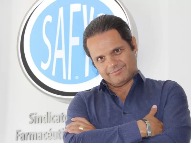 Marcelo Peretta acuerda subas que elevan el salario b&aacute;sico farmac&eacute;utico desde abril hasta superar los 3,6 millones