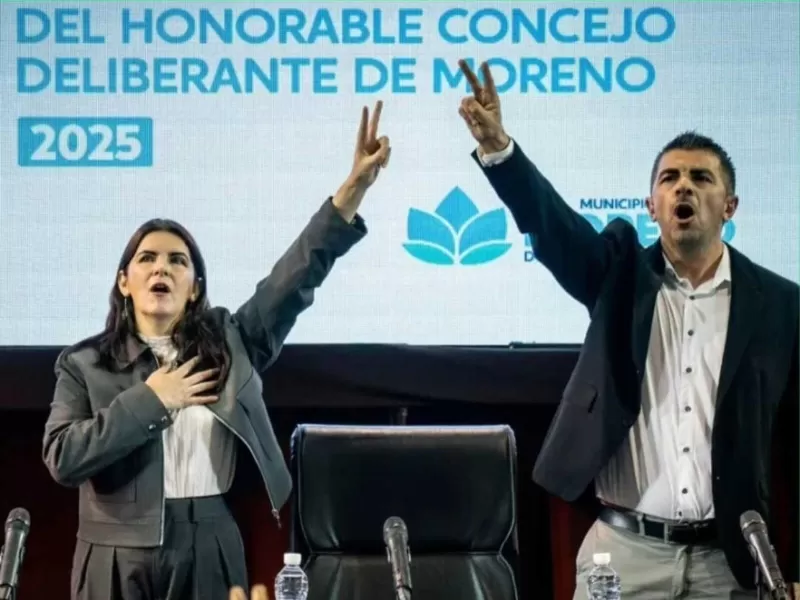 Tensión y clientelismo en la apertura de sesiones del HCD en Moreno