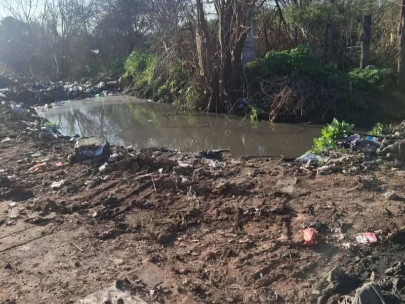 Alerta sanitaria en Moreno: cloacas colapsadas y vecinos de Alem en pie de guerra