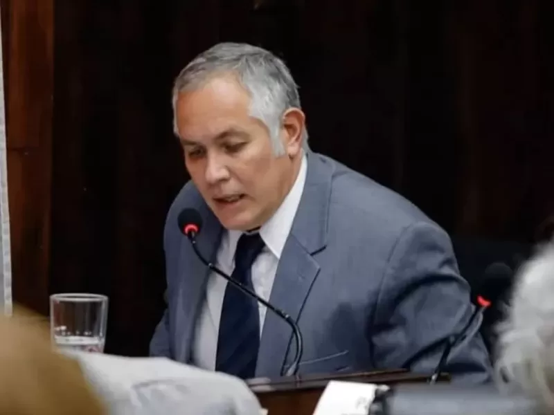 Morón: acusan a Lucas Ghi de proteger a un funcionario denunciado por violencia de género