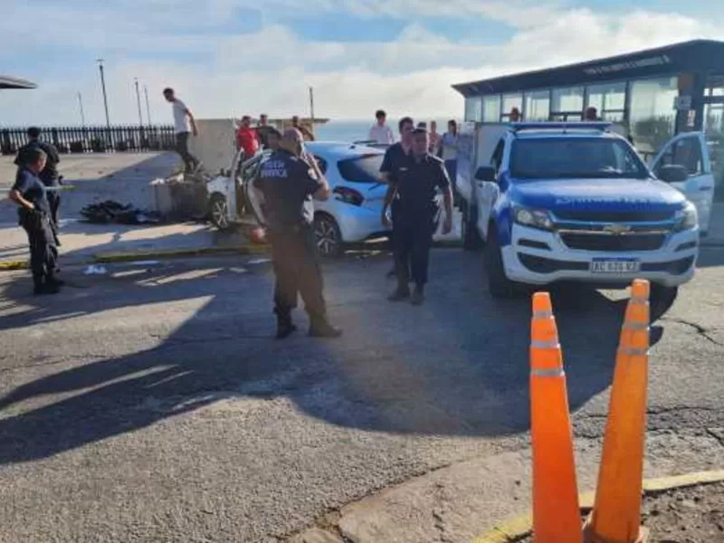 Un hombre falleció en Mar del Plata tras impactar contra un pilar de hormigón de la bajada náutica