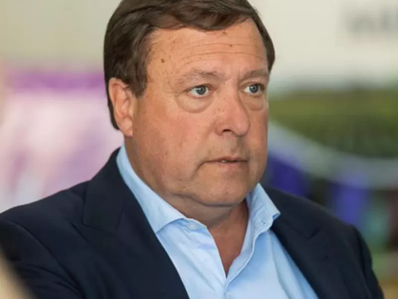 R&iacute;o Negro queda envuelto en pol&eacute;mica tras chats que describen gestiones de Weretilneck con el emirato qatar&iacute;