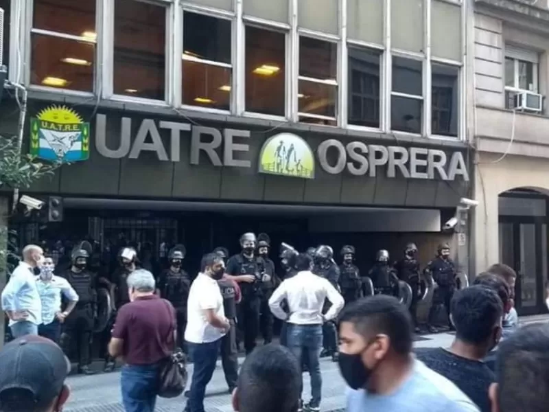Mientras los afiliados quedan sin atenci&oacute;n, OSPRERA mantiene intactos los privilegios de su conducci&oacute;n