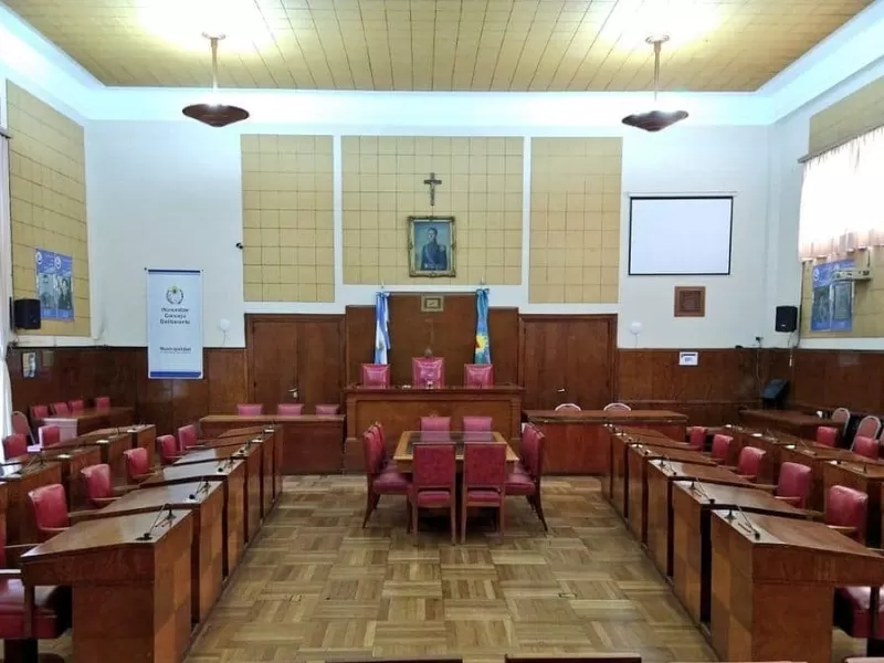 Educación se juntó en el recinto: proyecto para crear un programa municipal de IA en General Pueyrredon