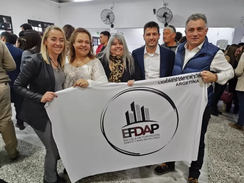Buenos Aires enfrenta una nueva grieta libertaria por el funcionamiento de la escuela pol&iacute;tica de Pareja