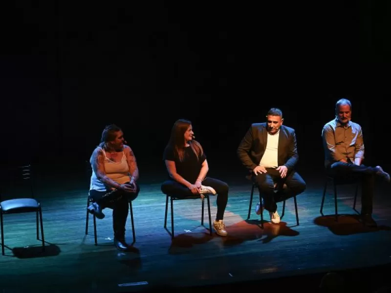 AMIA 31 años: nuevas funciones de la obra de teatro "La silla vacía"